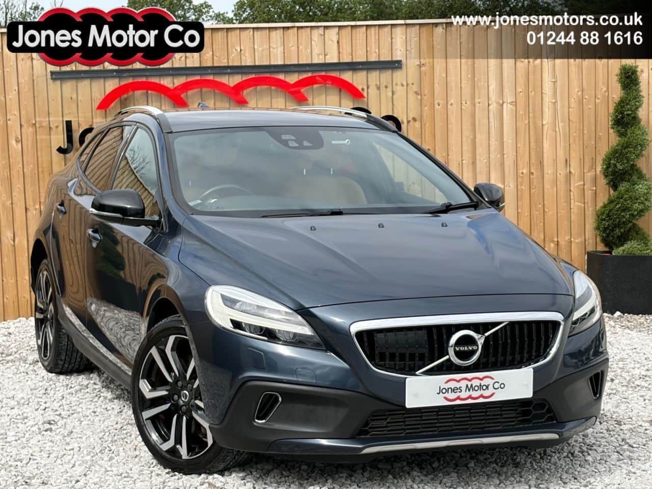 2017 Volvo V40 Cross Country