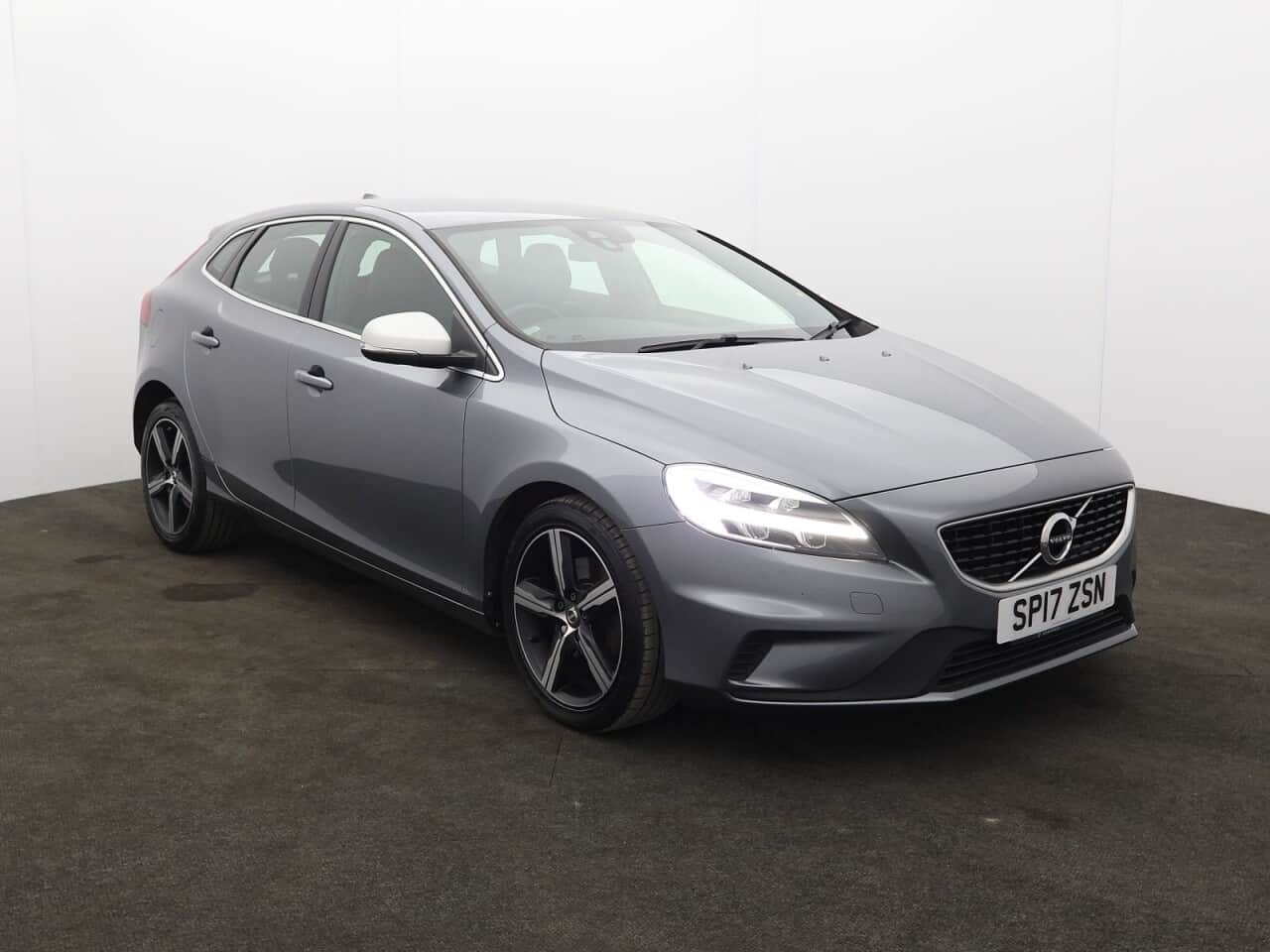 2017 Volvo V40