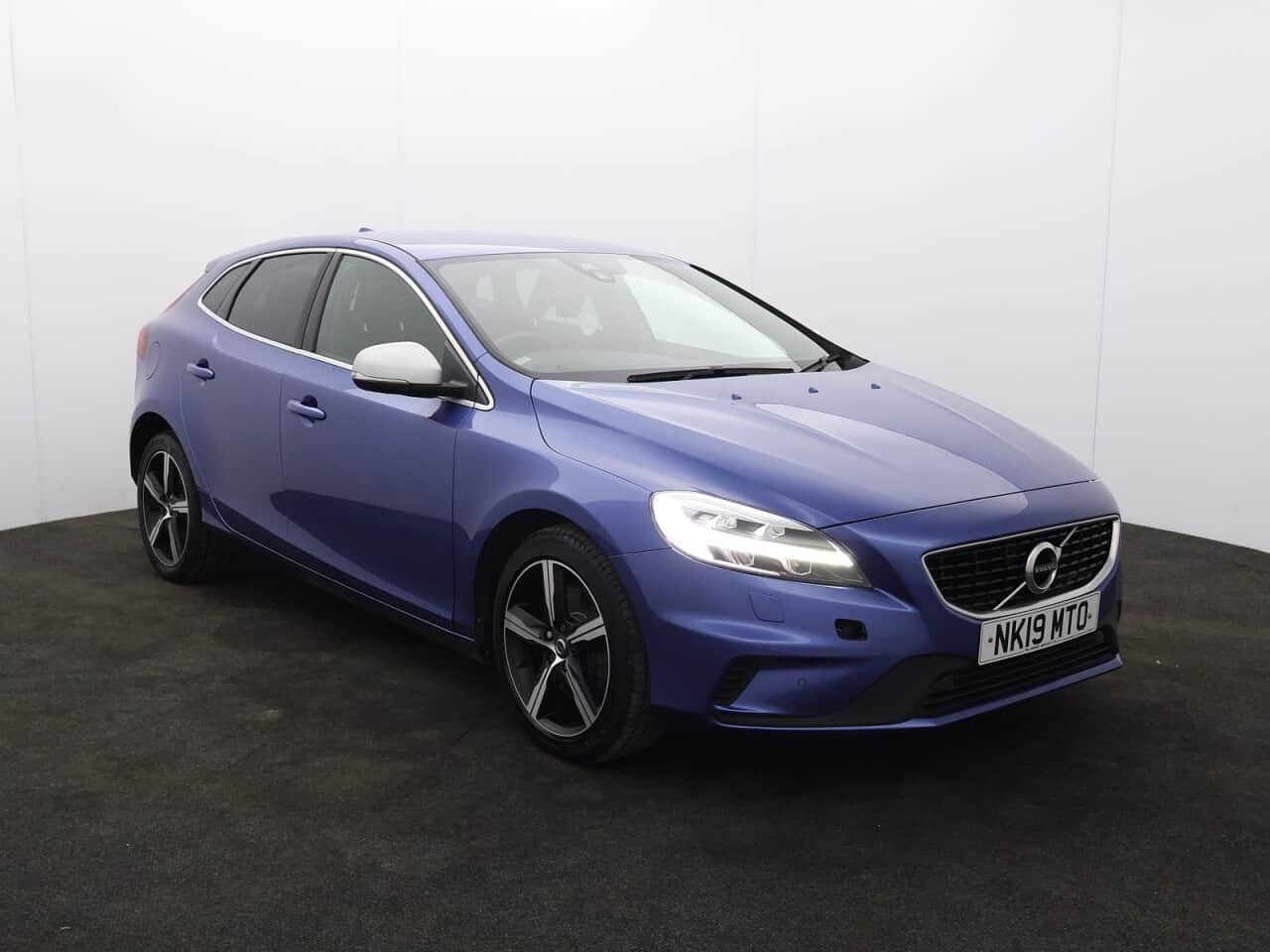 2019 Volvo V40