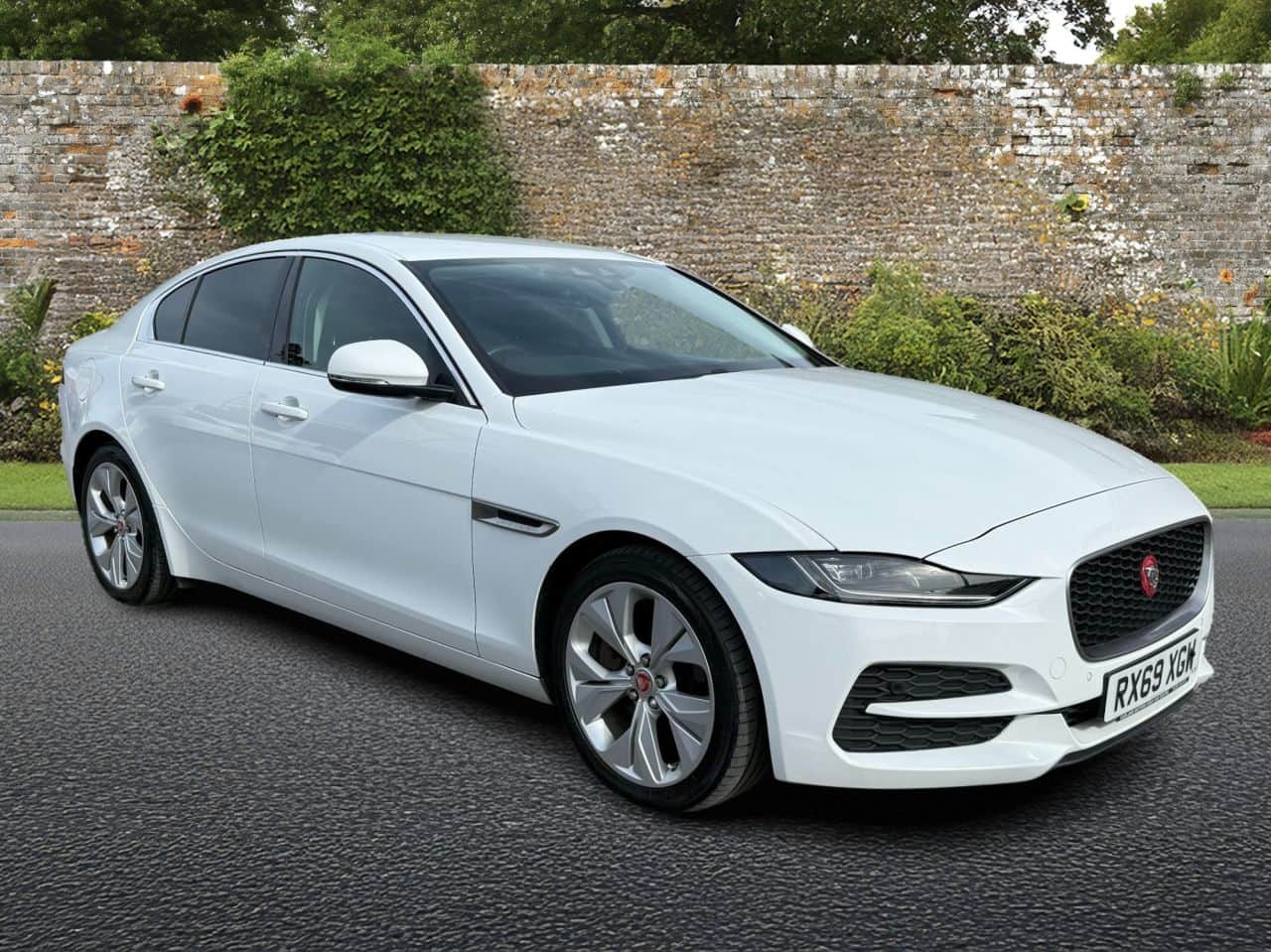 2019 Jaguar Xe