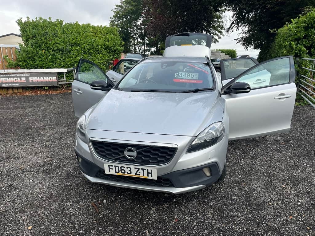 2014 VOLVO V40
