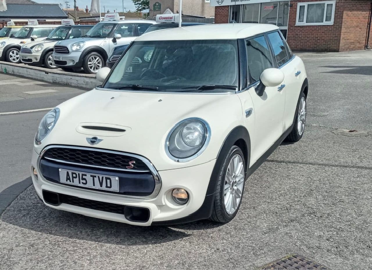 2015 MINI Hatch